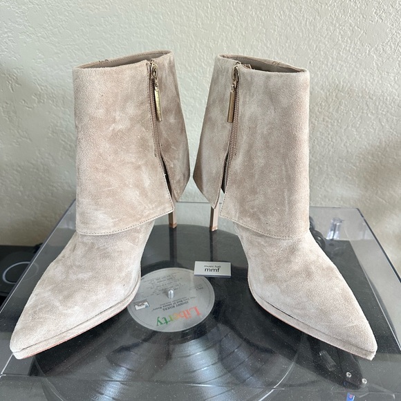 Steve Madden Taupe Suede Pointed Toe Ankle Boots with Gold Zipper - Picture 3 of 7